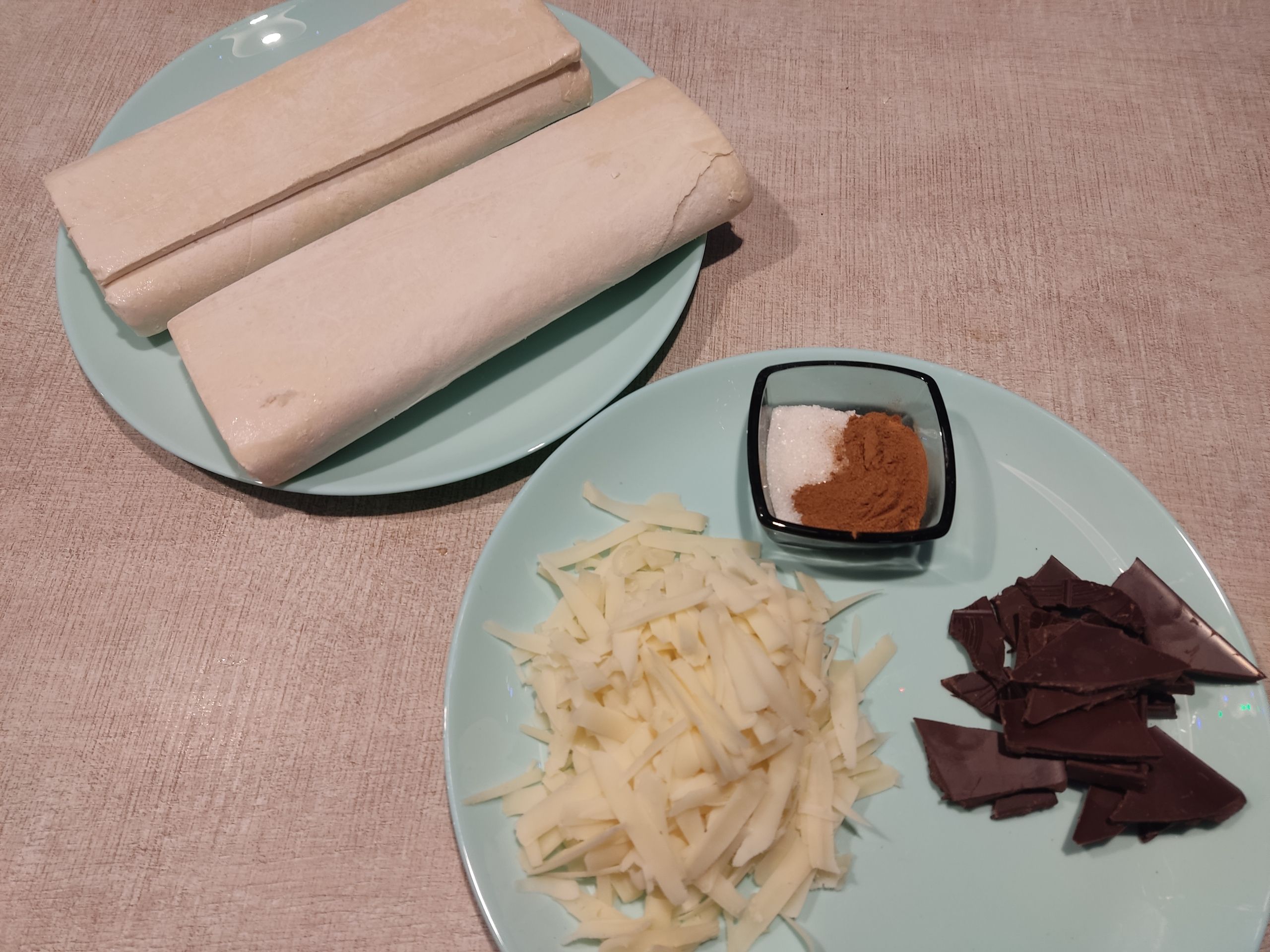 Я тебе отвечаю, не нужны тебе эти перья феникса да жилы драконьи — с сыром же куда лучше.