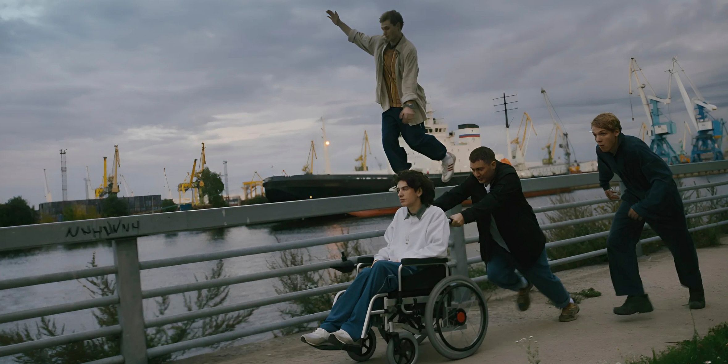 Кадр со съёмок сериала «Фарма»