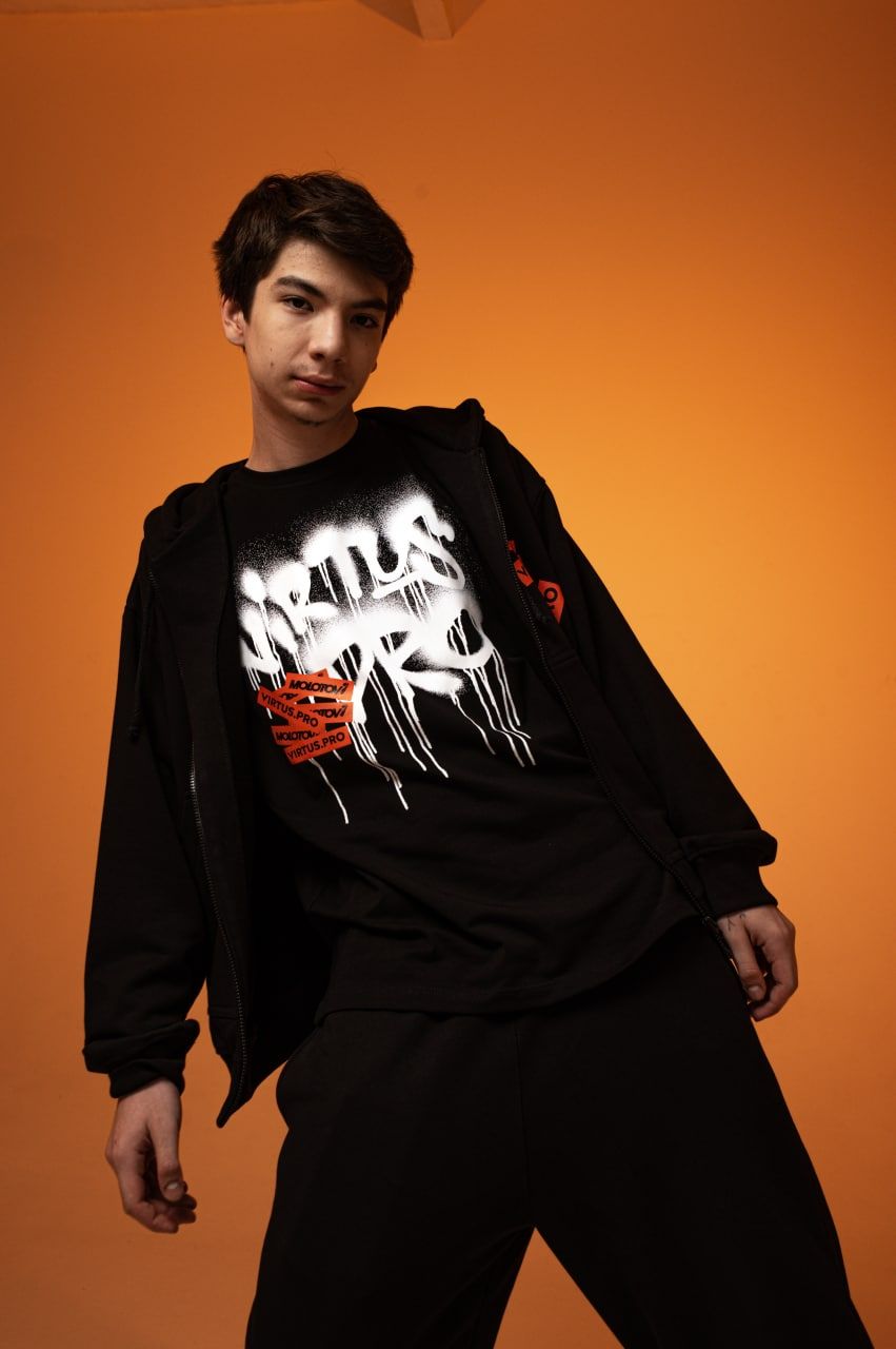 Лимитированный дроп Molotov x Virtus.prо.