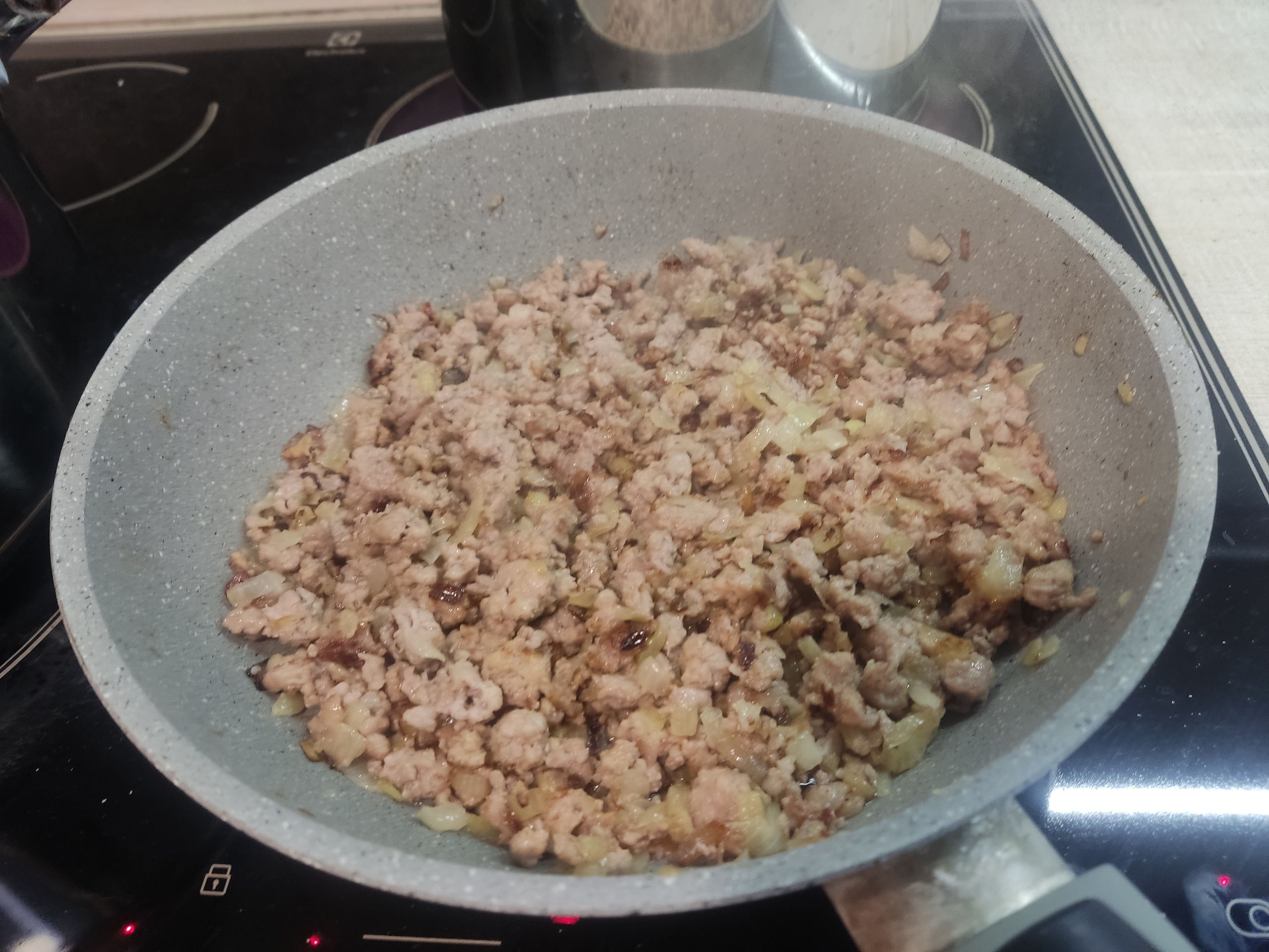 Ха-ха, разволновались из-за отсутствия подписей? Да, я такой, меня хрен угадаешь.