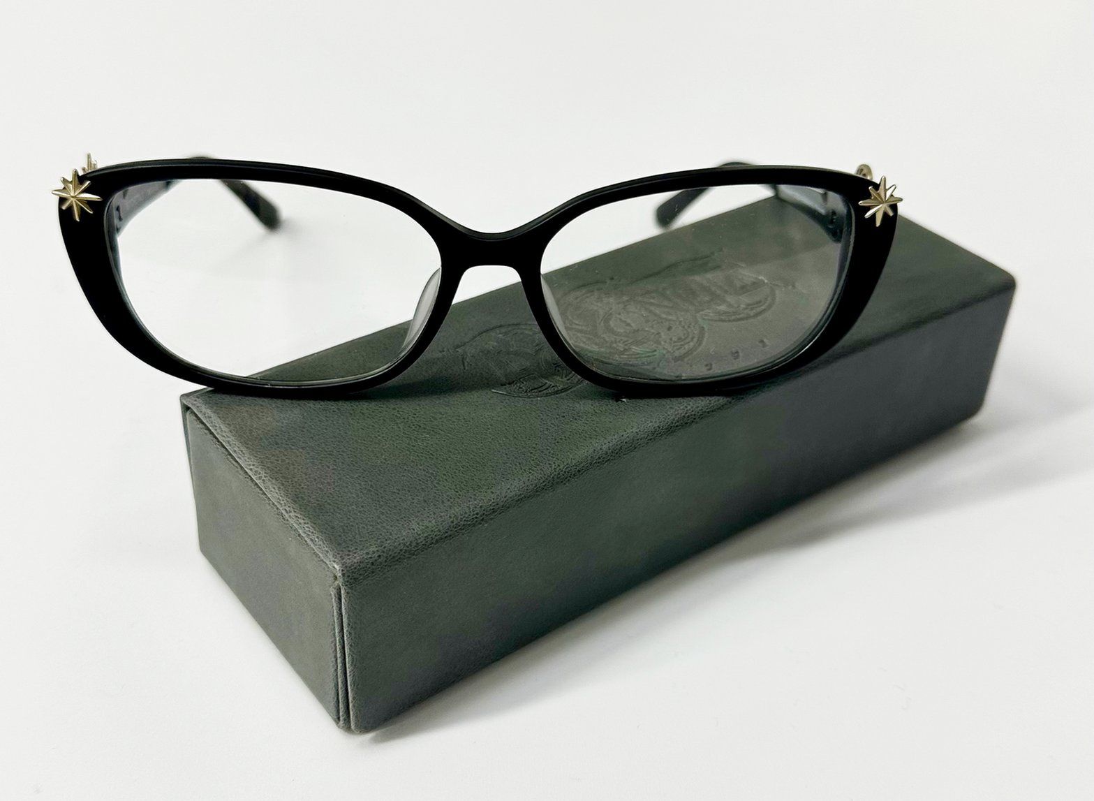 Очки Bayonetta от PlatinumGames