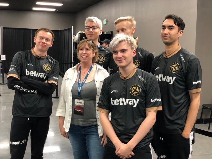 Ninjas in Pyjamas на DOTA Summit 11