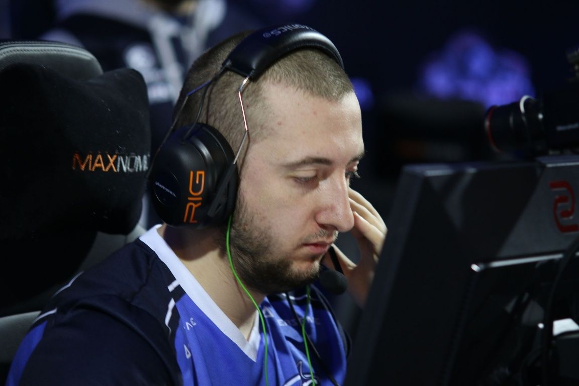 JR; фото: Fragbite