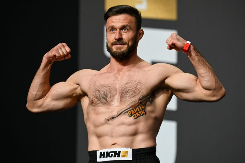 PashaBiceps перед дебютным боем | Фото: профиль pashaBiceps в X