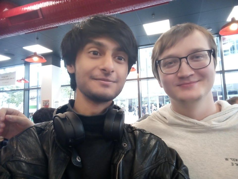 Фанат и MATUMBAMAN | Фото: u/aq-qd