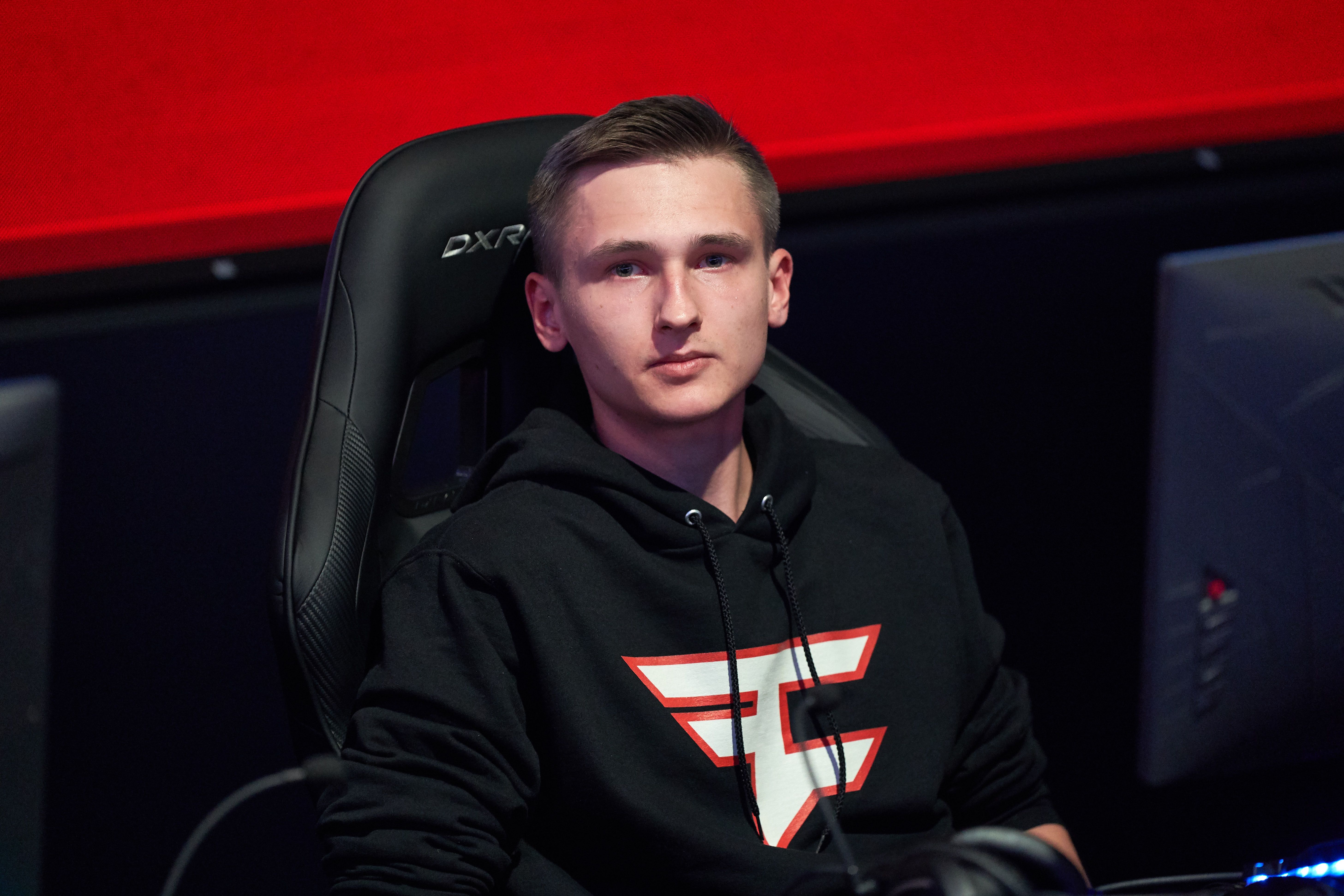 "Паучий" расчетливый стиль FaZe отлично сочитается с упором на личный скилл на Саноке, с которым у UBAH\'a и компании с самого начала этой фазы все было на чемпионском уровне