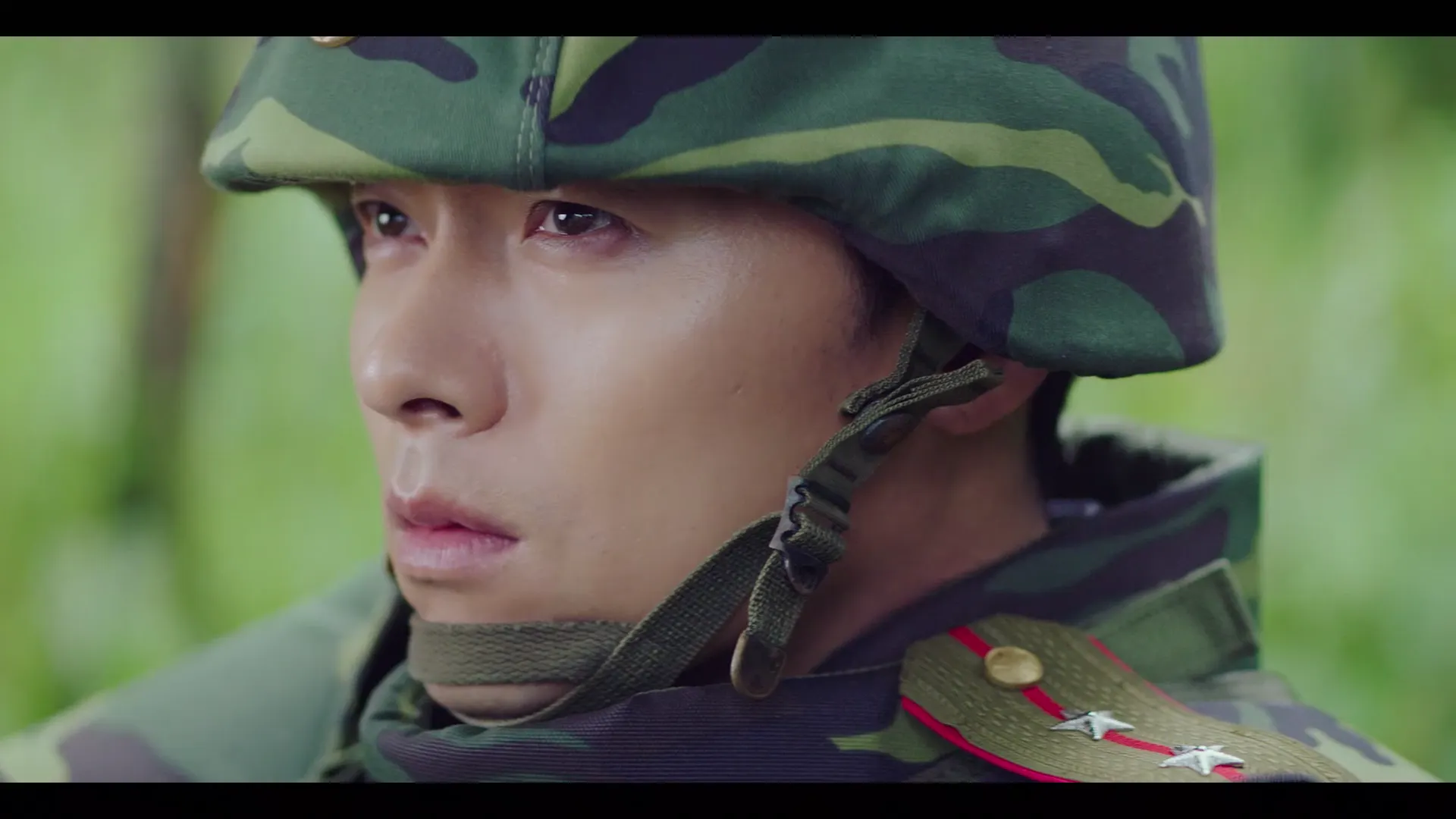 Кадр из дорамы «Аварийная посадка любви»