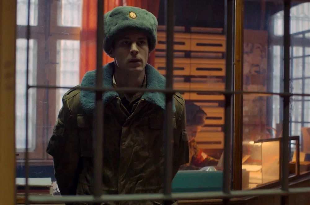 Кадр из сериала «Аутсорс»