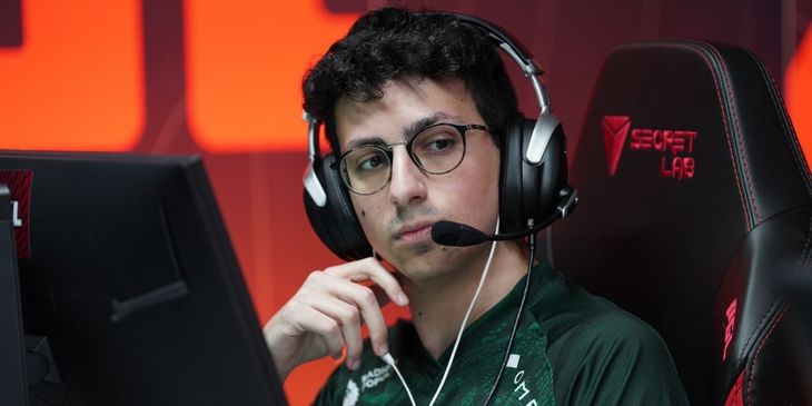 Стал известен возможный состав 100 Thieves с device и rain