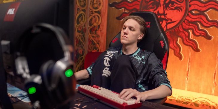 CrystalMay пошутил после поражения Aurora от PARIVISION: «Как же я скучал по kiyotaka, [пипец]»