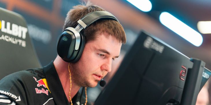 Device после вылета Astralis из мейджора: «Иногда нужно сломаться, чтобы потом стать сильнее 💔»