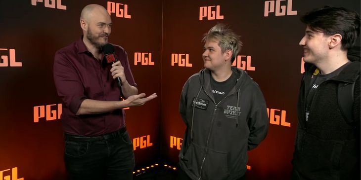 Collapse потроллил Yatoro за игру на Shadow Fiend: «Это герой для нулевого IQ»