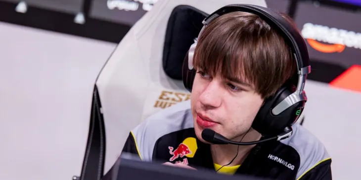 Aurora Gaming покинула PGL Wallachia Season 9 после поражения от NAVI