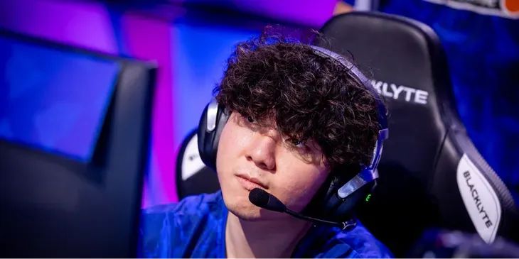 «Dyrachyo — очень агрессивный игрок. Он просто делал что хочет, а мы шли за ним» — интервью с Whitemon о бывших тиммейтах и родном регионе