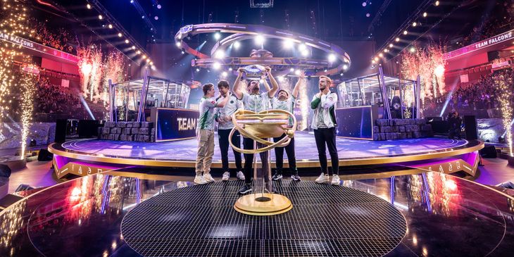 Team Vitality по CS2 и Team Falcons по Dota 2 попали в список номинантов на звание лучшей команды на Esports Awards 2025