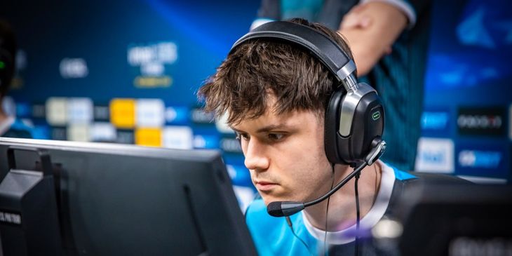 «Valve меня сломала» — REZ в шутку заявил, что продал все скины в CS2 после выхода нового патча