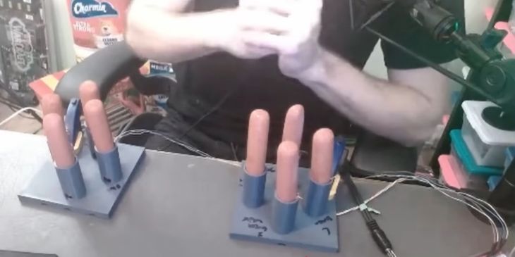 Блогер сыграл в World of Warcraft сосисками