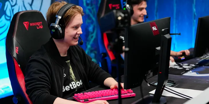 Team Spirit одолела Talon Esports на Riyadh Masters 2025