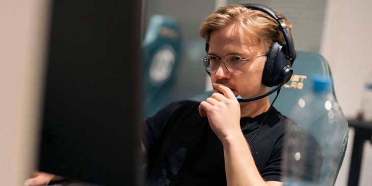 Новый состав OG с Topson поделился фотографиями с буткемпа