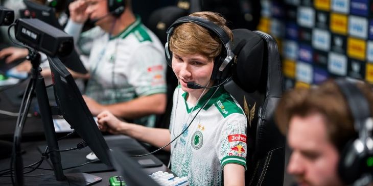 M0NESY выбрал s1mple лучшим игроком с AWP