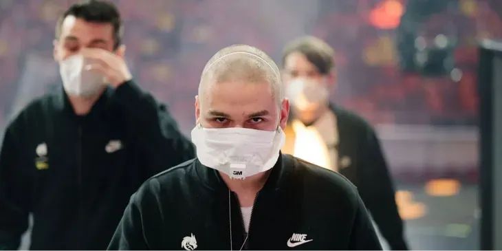 Yatoro сменил имидж — теперь он с зелёными волосами