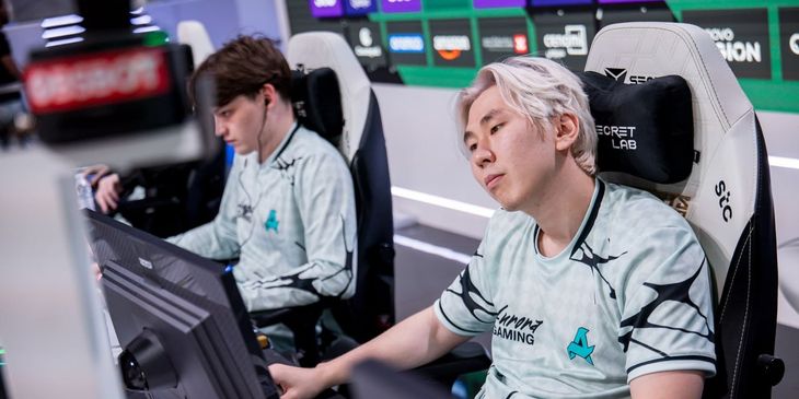 Santa про Aurora: «Так резко делать интернациональный состав — авантюра»