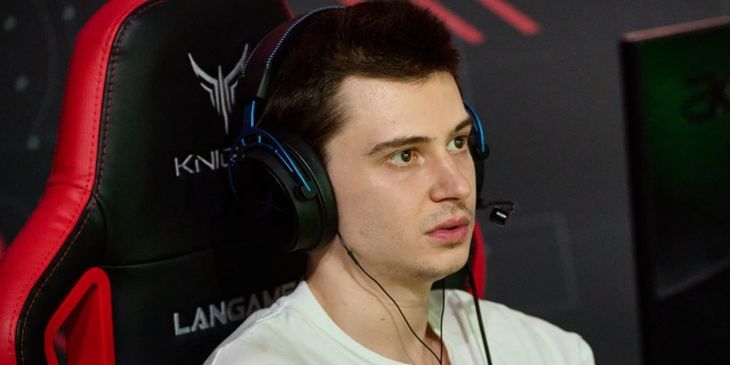 RAMZES666 закинул ногу за голову на стриме: «У моего роста очень много плюсов»
