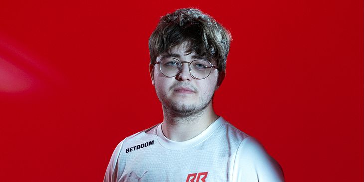 Magnojez показал автограф, который он может использовать для стикера к PGL Major Singapore 2026