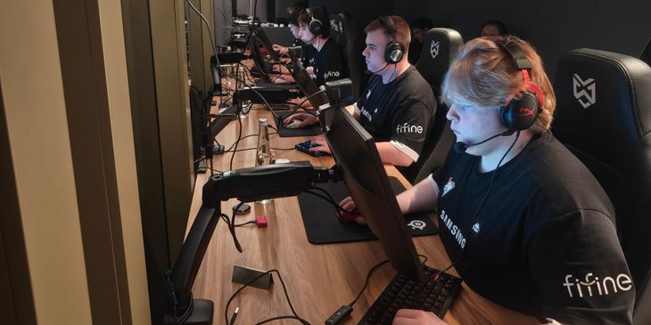 Virtus.pro сыграет в плей-офф WINLINE MPKBK CIS LAN Season 9