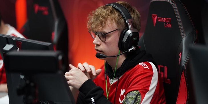 Natus Vincere уступили MOUZ и покинули ESL Pro League Season 22