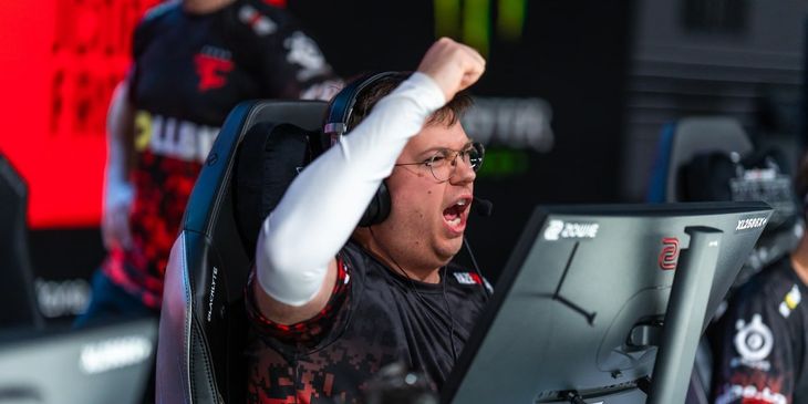 Сможет ли FaZe Clan победить Passion UA в матче на DraculaN Season 6?