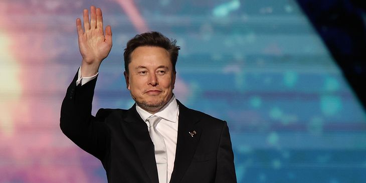 Илон Маск стал первым человеком с состоянием более $700 млрд