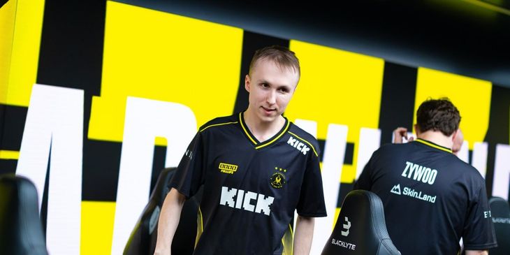 «Водой из ванны ZywOo» — ropz рассказал, чем чистит монитор перед матчами