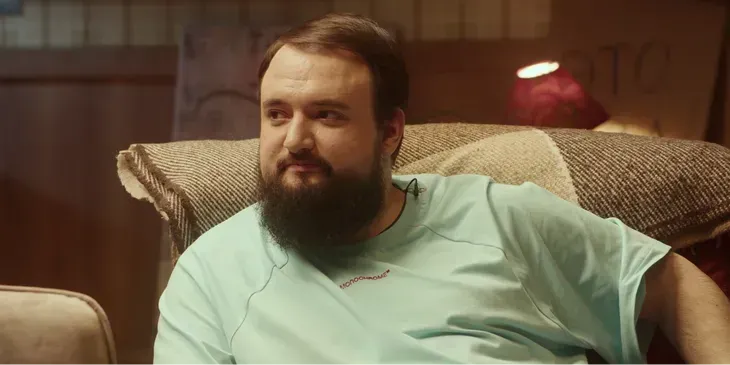 9pasha — дотерам-анимешникам: «Не общайтесь с людьми. Сидите в своей комнате, смотрите [чертово] аниме и не открывайте [рот]»