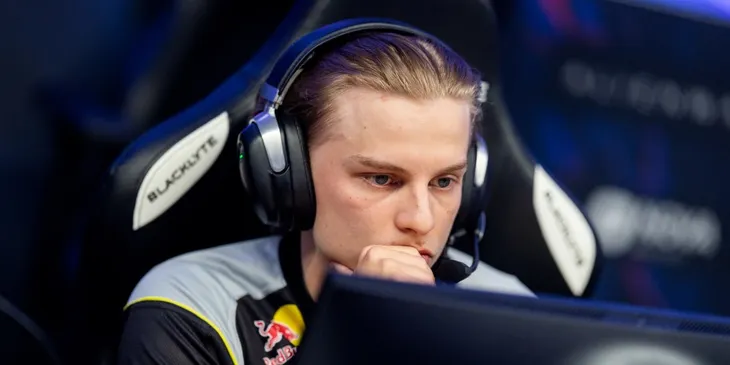 Аналитики: MOUZ — фаворит в матче против Natus Vincere на IEM Cologne 2025