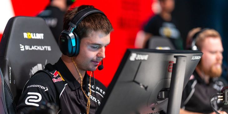 100 Thieves выиграли у Team Liquid на Stake Pulse Beat III