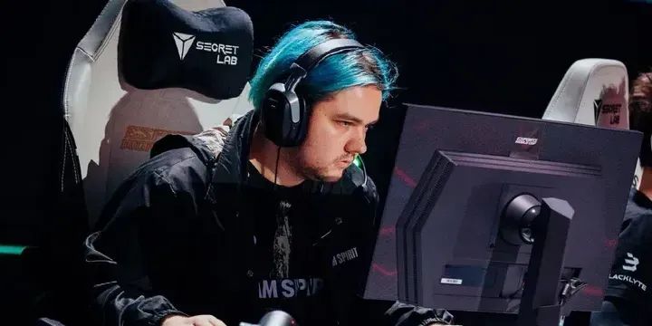 Yatoro апнул 17 тыс. MMR