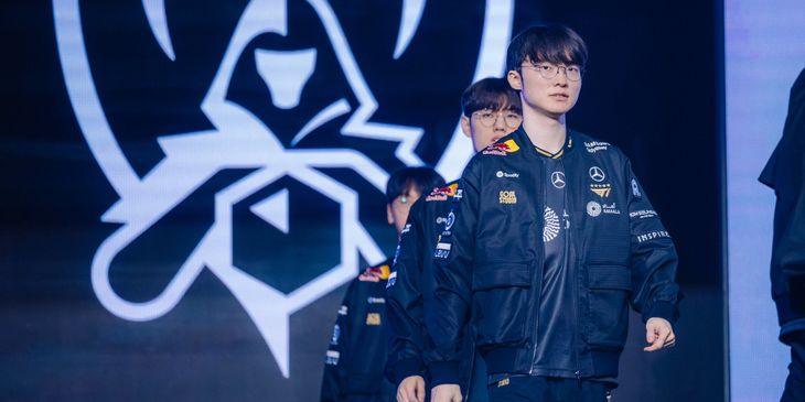 T1 обыграла Invictus Gaming и прошла на основной этап 2025 World Championship