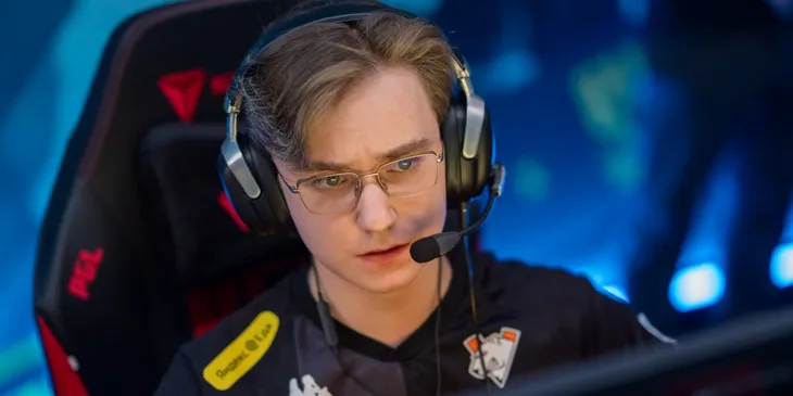 Virtus.pro одержала вторую победу в третьей групповой стадии на BLAST.tv Austin Major 2025, обыграв Legacy