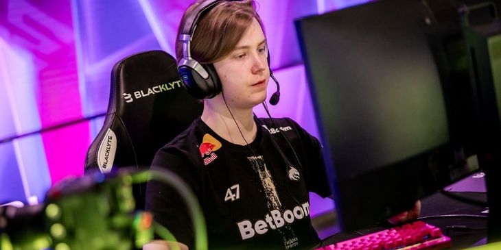 Team Spirit обыграла Yakult Brothers в групповой стадии BLAST Slam IV