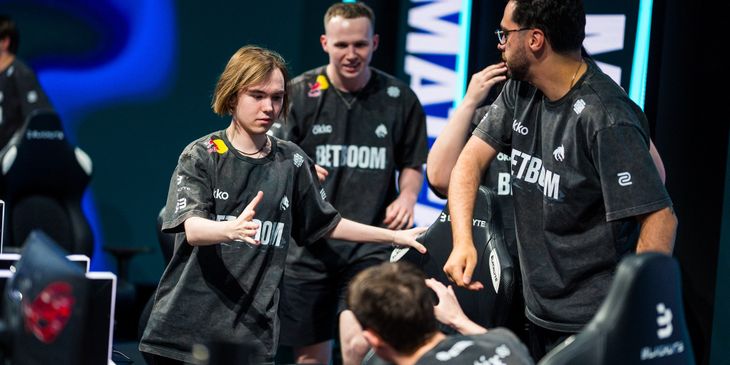Team Spirit против DENDELE CS — сможет ли команда donk начать с победы выступление на BLAST Open Fall 2026?