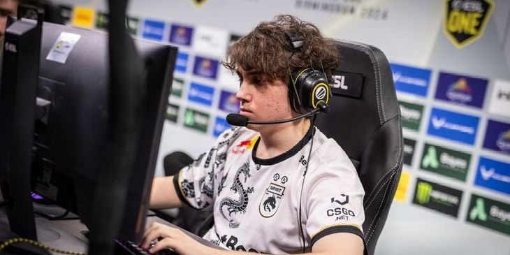 Team Spirit выбила 1win Team в нижнюю сетку закрытых отборочных на ESL One Raleigh 2025