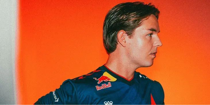 Device раскрыл причину пропуска матча против Aurora на PGL Masters Bucharest 2025