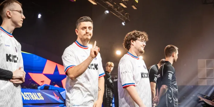 ApEX: «Очень многие команды хотели провести замены перед 2026 годом, но современный рынок... Ох... Вы видели цены?»