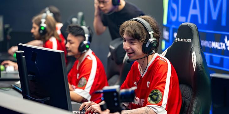MOUZ одержала третью подряд победу на BLAST Slam V, обыграв OG