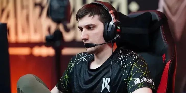 Arteezy: «Исход половины матчей просто решается на Immortal-драфте и при попытке понять, кто человек, а кто — чудовище»