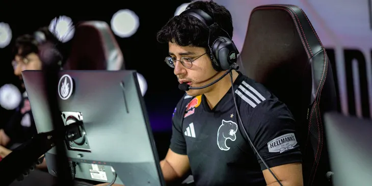 Игрока FURIA Esports отстранили на матч за обсуждение билдов во время пика с посторонним лицом