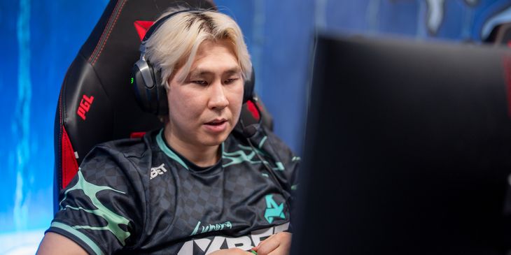 Aurora Gaming проиграла MOUZ в закрытых отборочных на BLAST Slam V