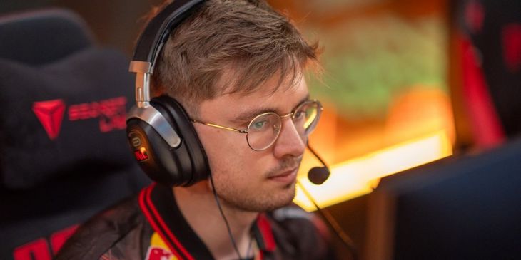Hades покинул Monte
