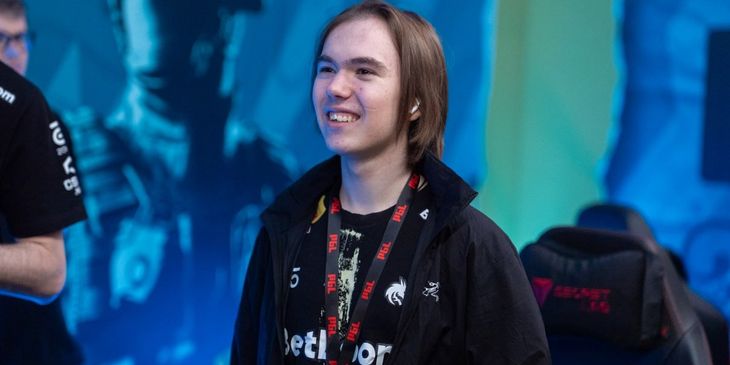 Team Spirit обыграла HOTU на ESL Pro League Season 22